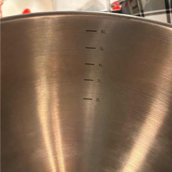 Pampered Chef Stainless Steel Mixing Bowl 24 Cup 6L Pour Spout & Handle - Picture 4 of 10